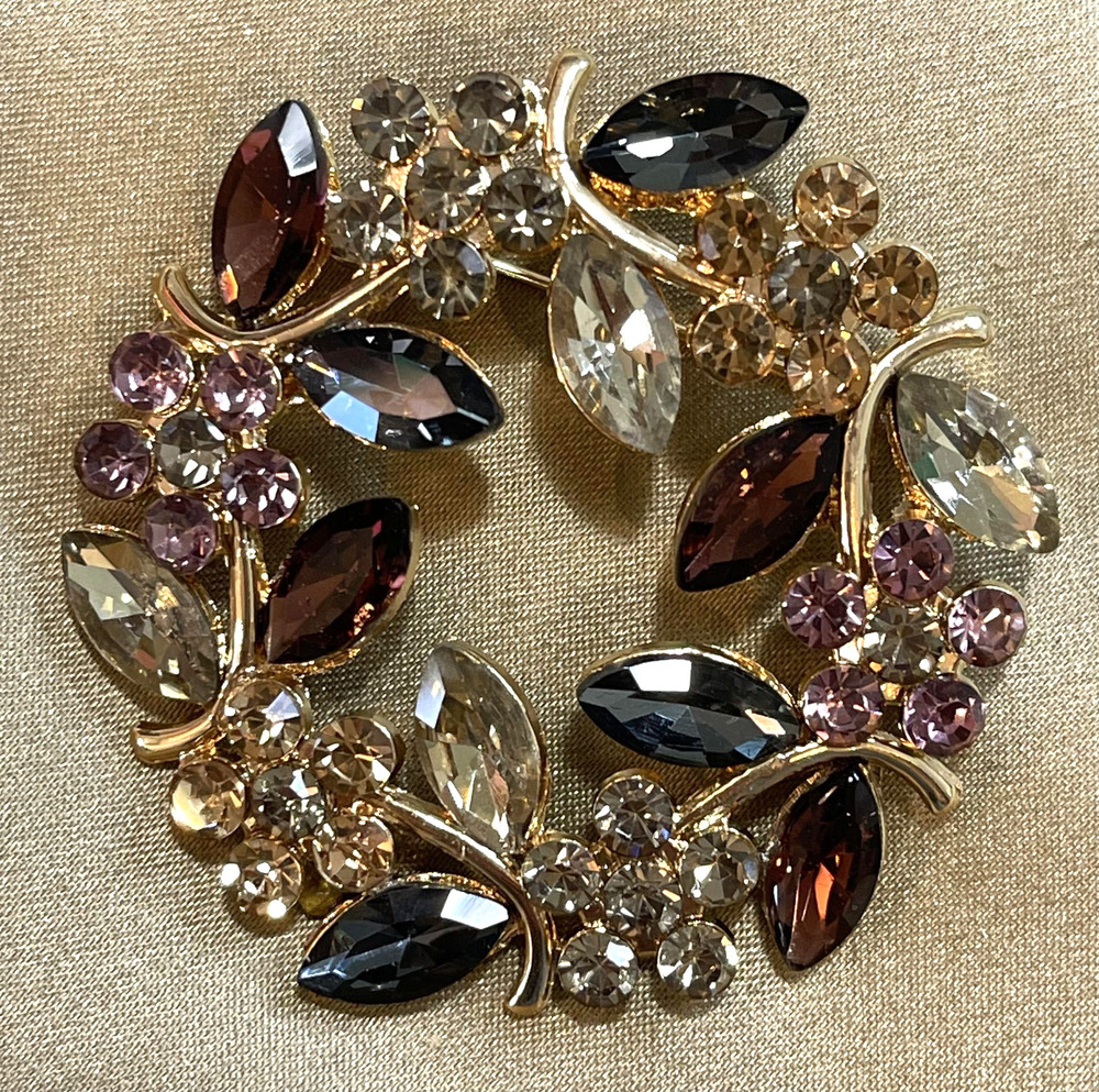 NWOT Gold Floral Wreath Brooch Pin Champagne Crystal Rhinestone Lapel Pin